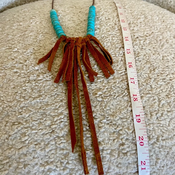 Brown leather Howlite beaded necklace and earring set - Picture 3 of 6